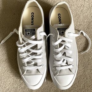 Converse Lug Sole Canvas Low Tops Size 7.5